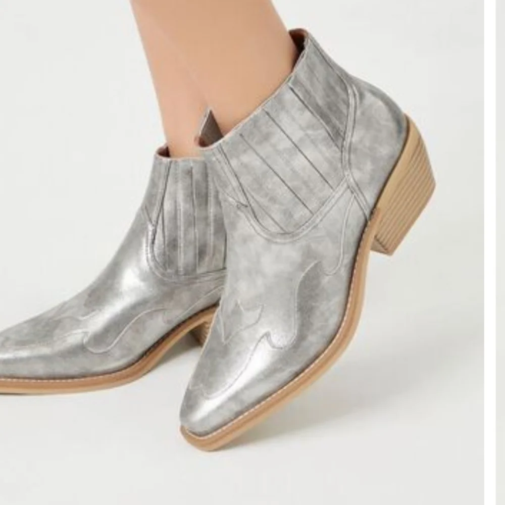 Forever 21 Faux Leather Pointed Toe Booties Size 8